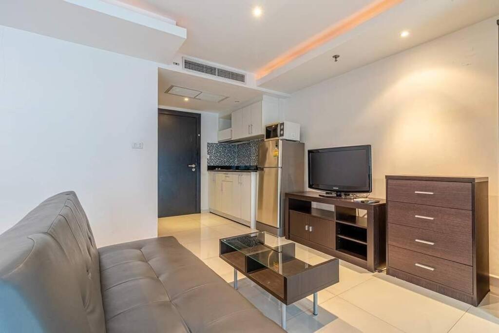 Avenue Residence C5 Pattaya Exterior photo