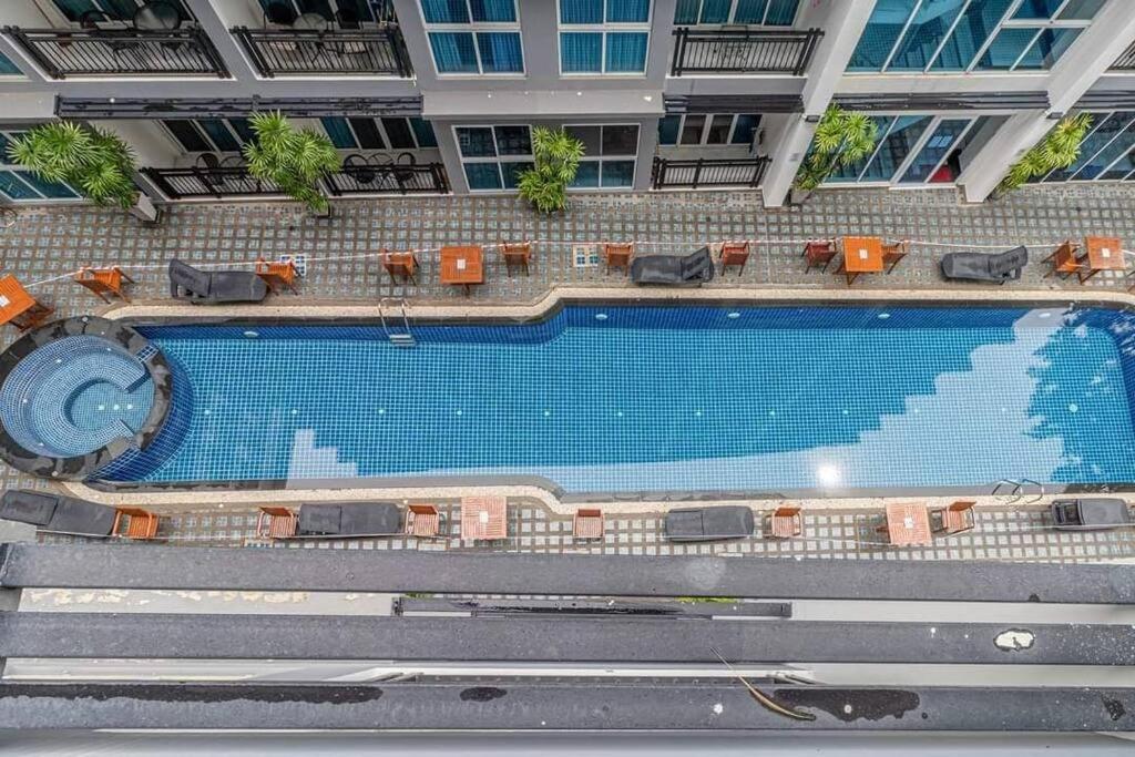 Avenue Residence C5 Pattaya Exterior photo